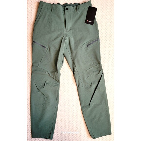 🔥NWT Mens Lululemon Merino Wool Hiking Cargo Pant Tapered, Forest Green 32 - Picture 1 of 11